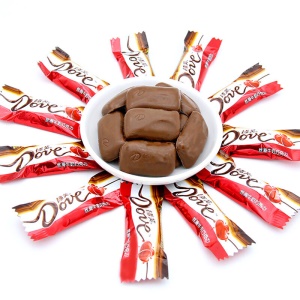 德芙（Dove）丝滑牛奶巧克力4.5g喜糖婚庆礼物糖果零食500g散装